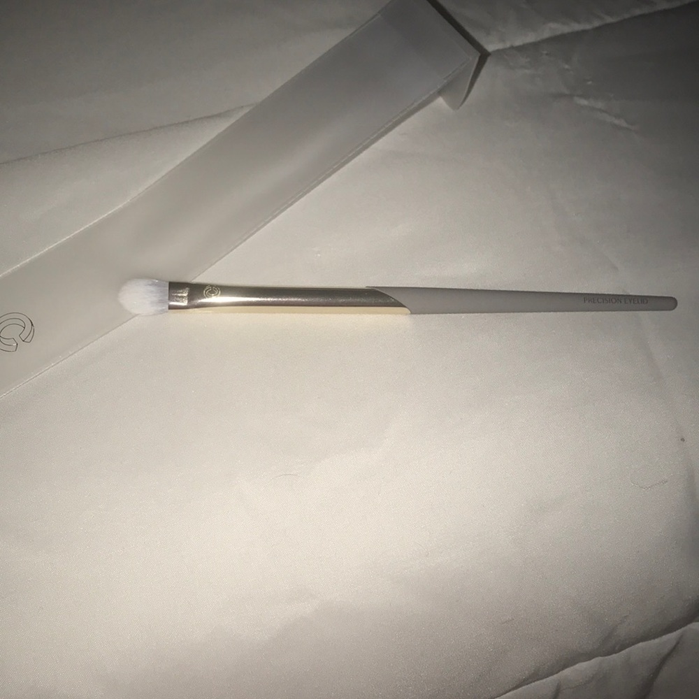 Eyeshadow brush